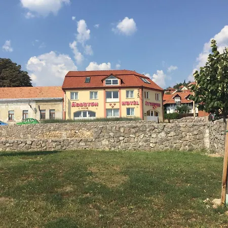 Agoston 3* Pětikostelí